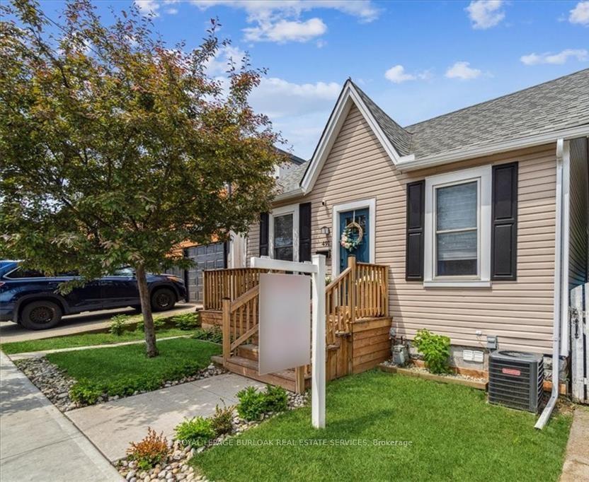 Front of 491 Ferguson Avenue N
