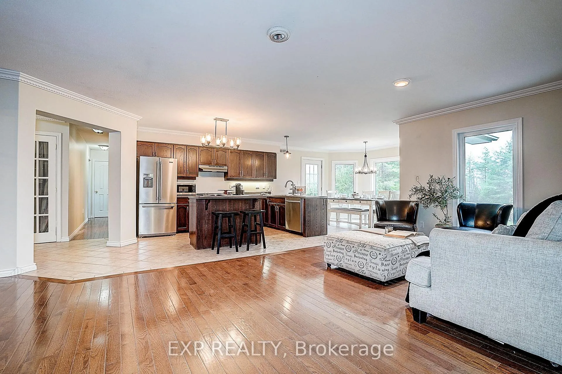 Photo 13 of 8327 Old Homestead Road, Georgina, Baldwin — HOMEH