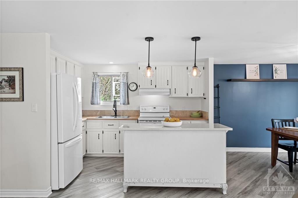 Photo 10 of 27 Fringewood Drive, Ottawa, Fringewood — HOMEH