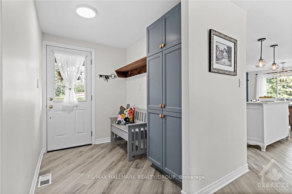 Photo 16 of 27 Fringewood Drive, Ottawa, Fringewood — HOMEH