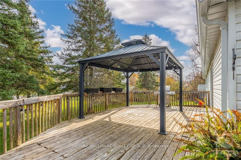 Photo 28 of 27 Fringewood Drive, Ottawa, Fringewood — HOMEH