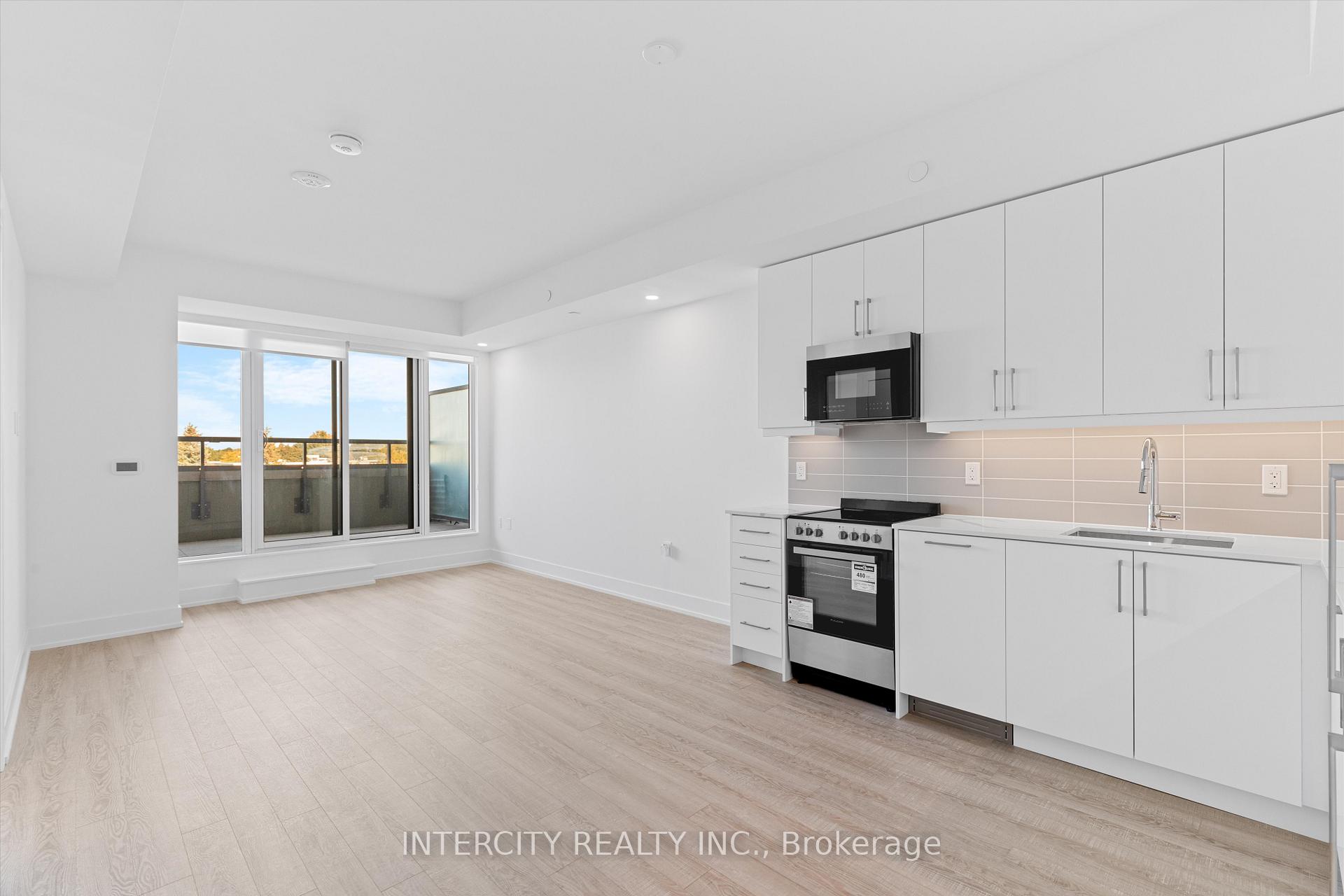 Photo 7 of Unit 345, 2075 King Road, King, King City — HOMEH