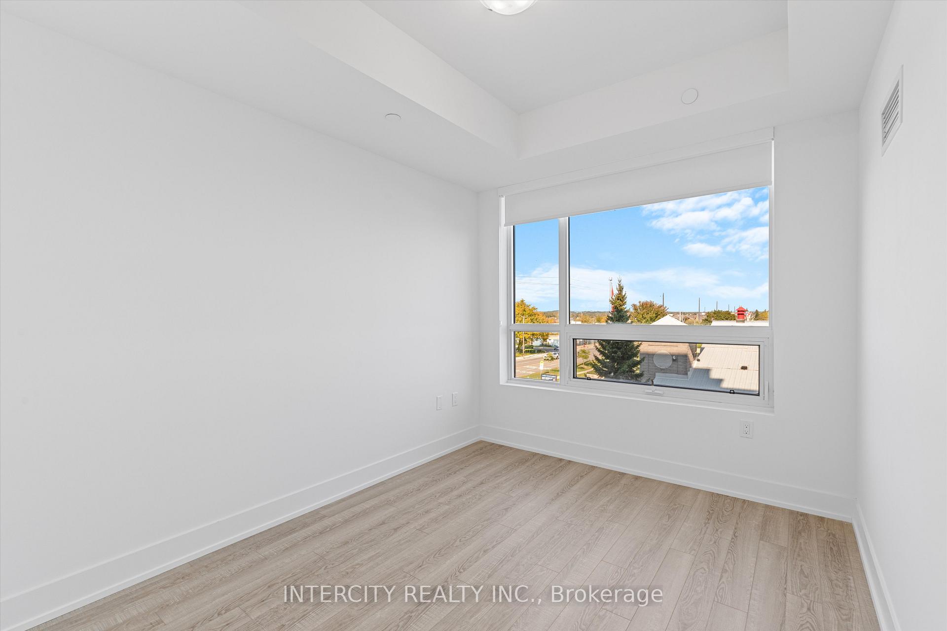 Photo 13 of Unit 345, 2075 King Road, King, King City — HOMEH