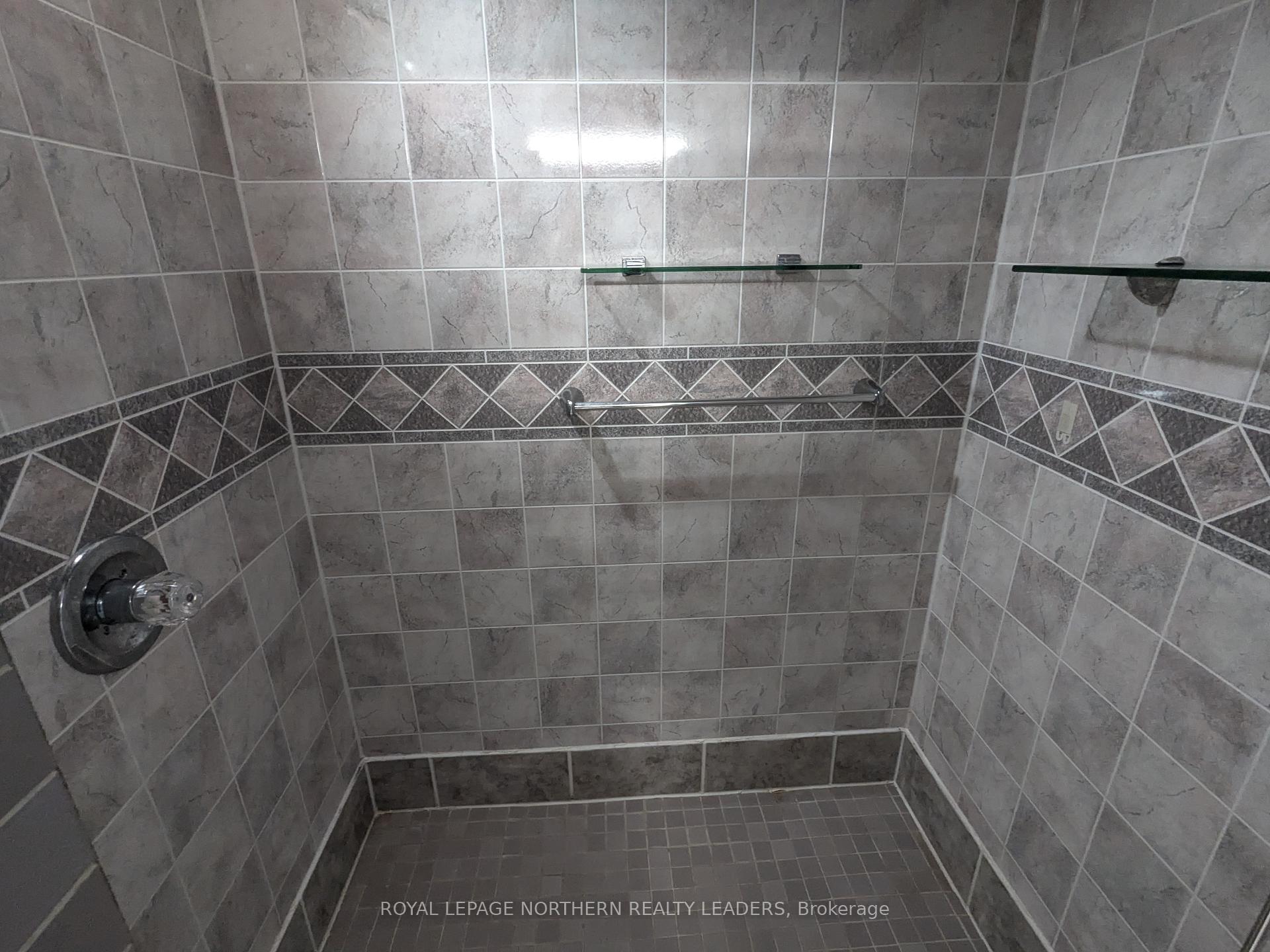 Photo 13 of 404 Eighth Avenue, Cochrane — HOMEH