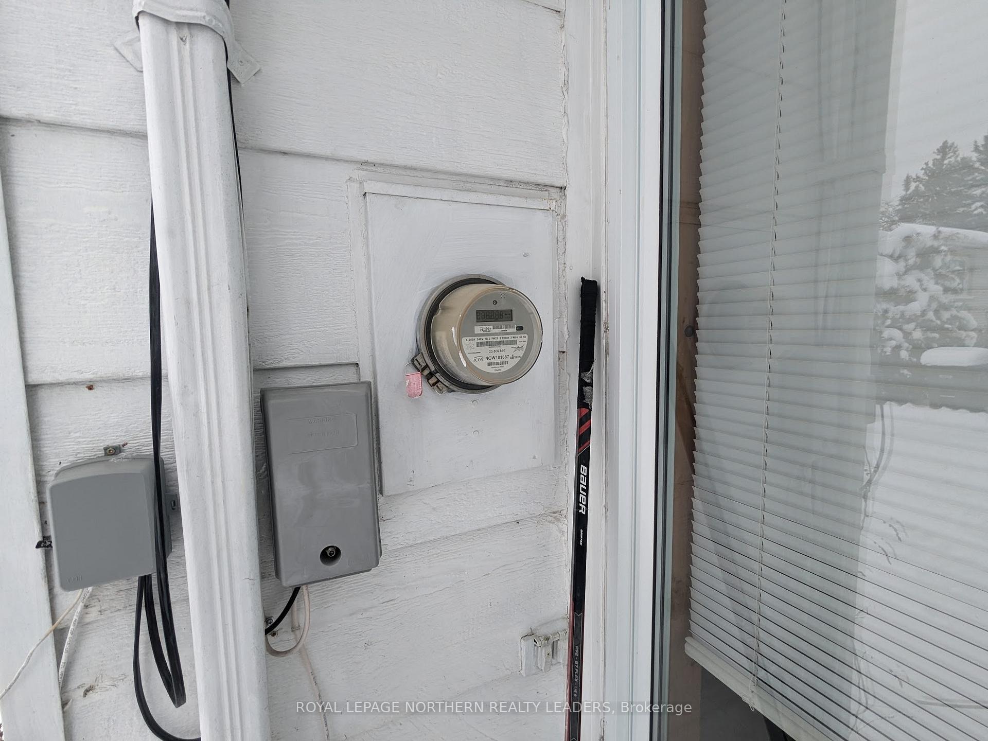 Photo 23 of 404 Eighth Avenue, Cochrane — HOMEH