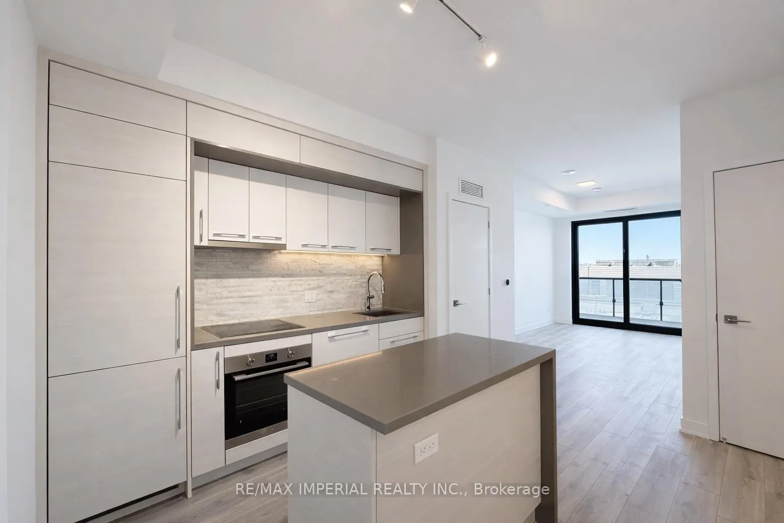 Front of Unit 1205, 29 Green Trail Court