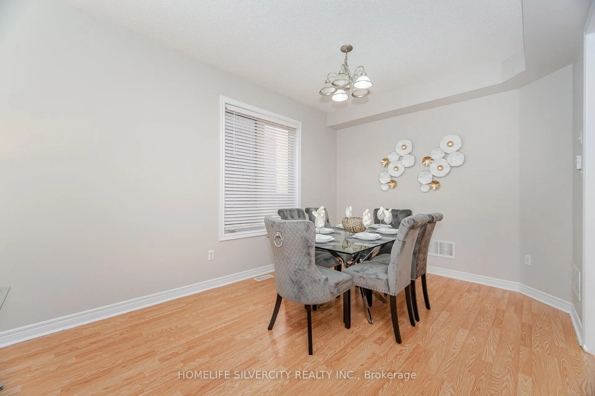 Photo 7 of 105 Aylesbury Drive, Brampton, Northwest Brampton — HOMEH