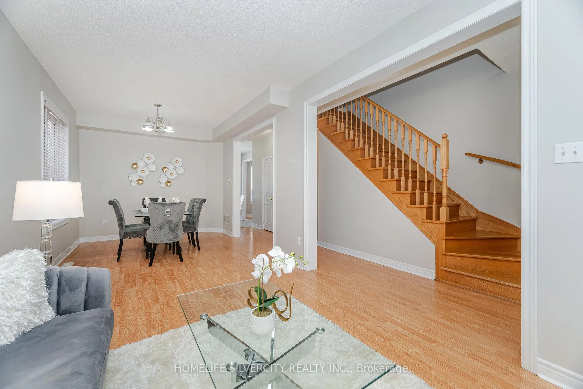 Photo 8 of 105 Aylesbury Drive, Brampton, Northwest Brampton — HOMEH