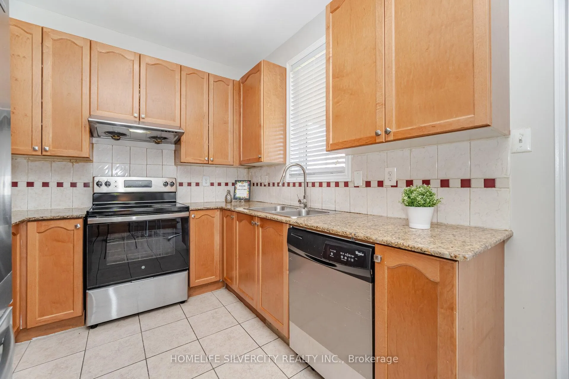 Photo 12 of 105 Aylesbury Drive, Brampton, Northwest Brampton — HOMEH