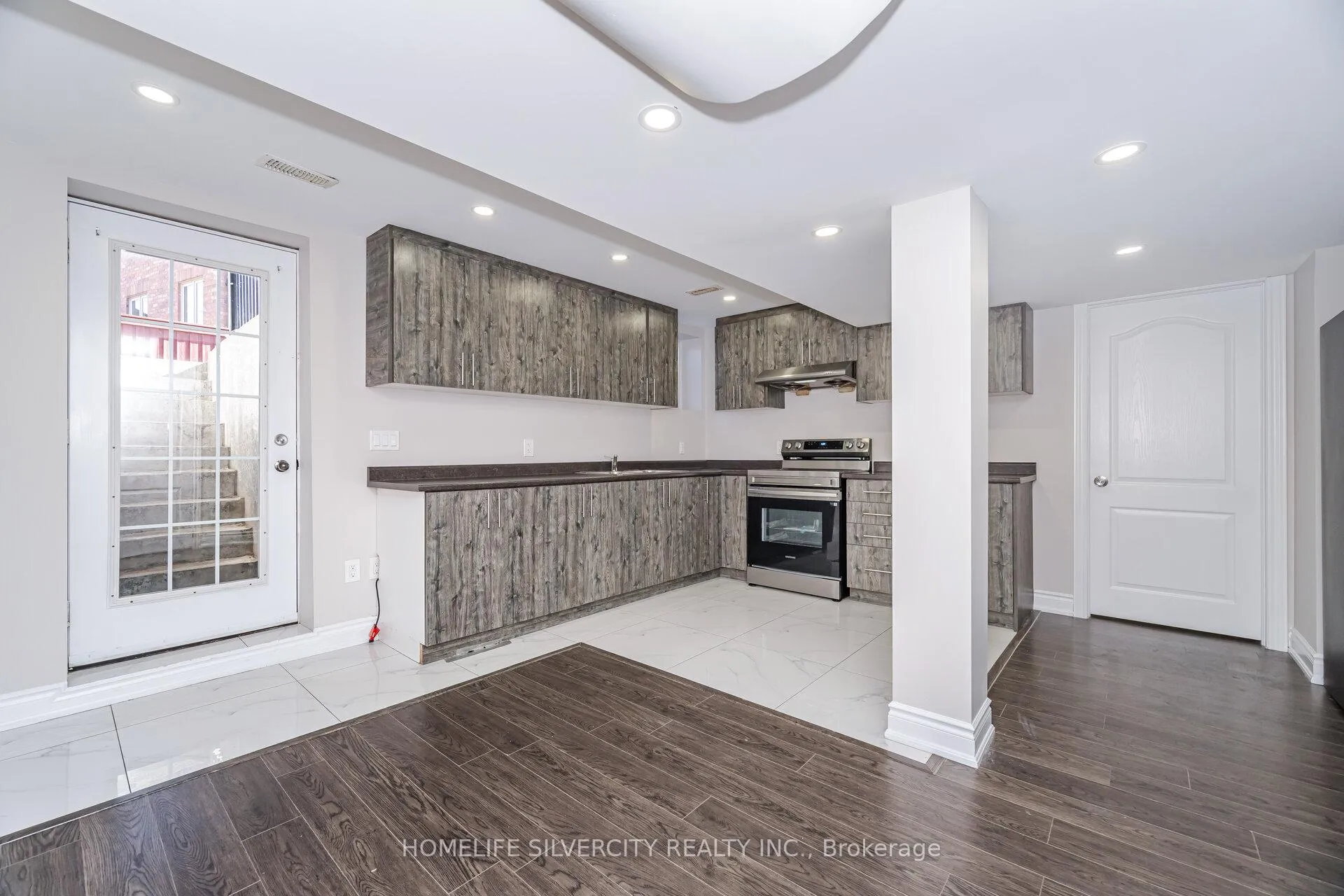 Photo 29 of 105 Aylesbury Drive, Brampton, Northwest Brampton — HOMEH
