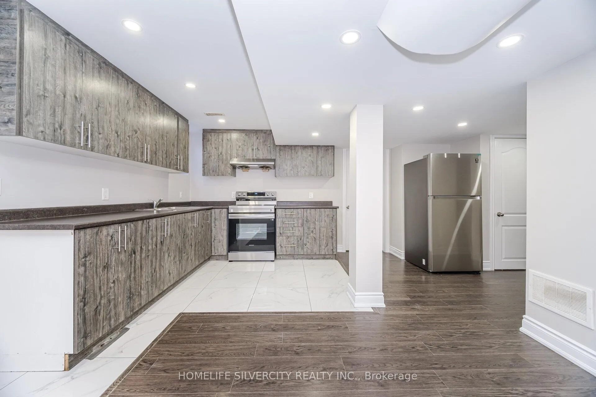 Photo 30 of 105 Aylesbury Drive, Brampton, Northwest Brampton — HOMEH