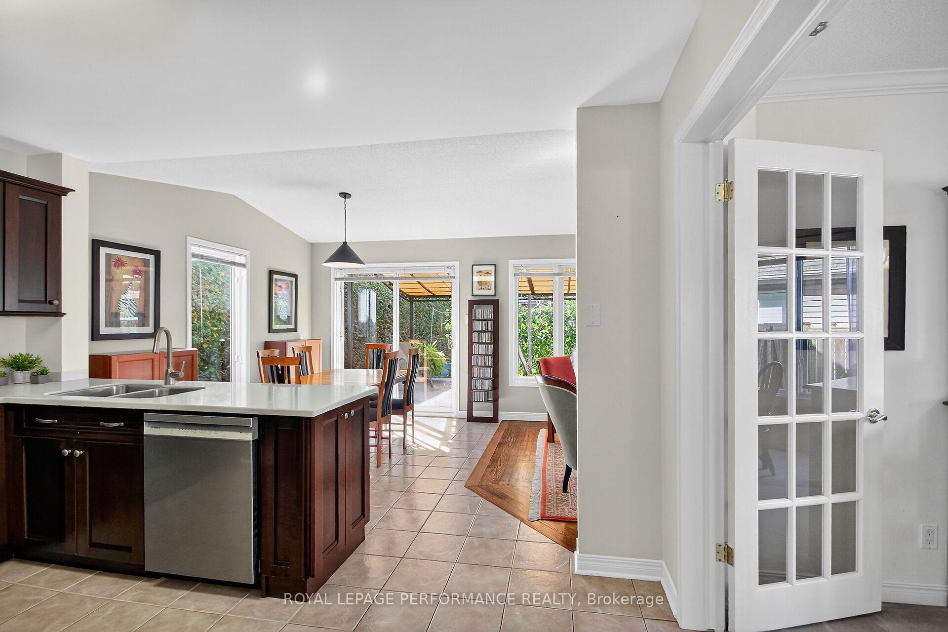 Photo 10 of 159 Longshire Circle, Ottawa, Barrhaven - Longfields — HOMEH