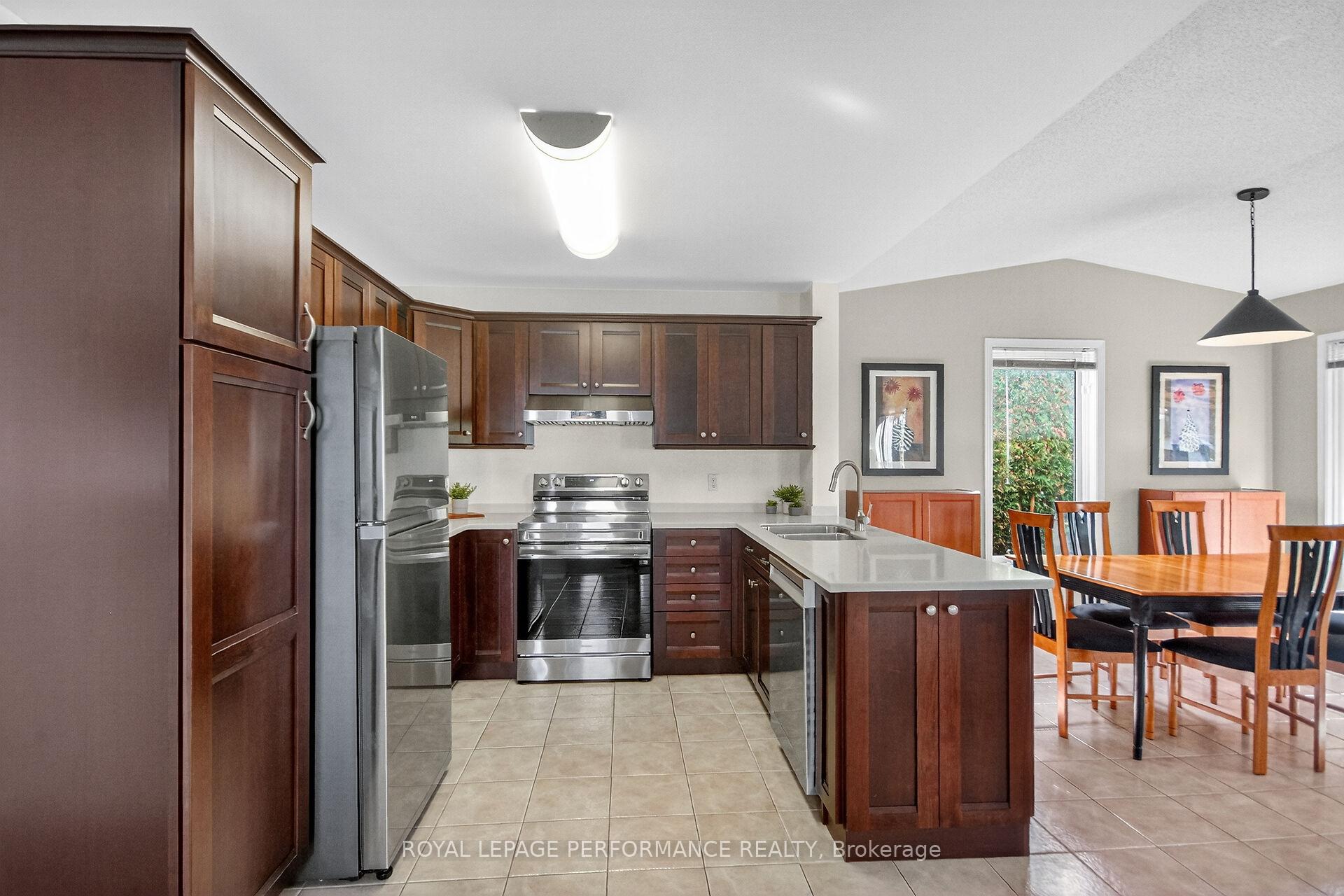 Photo 11 of 159 Longshire Circle, Ottawa, Barrhaven - Longfields — HOMEH