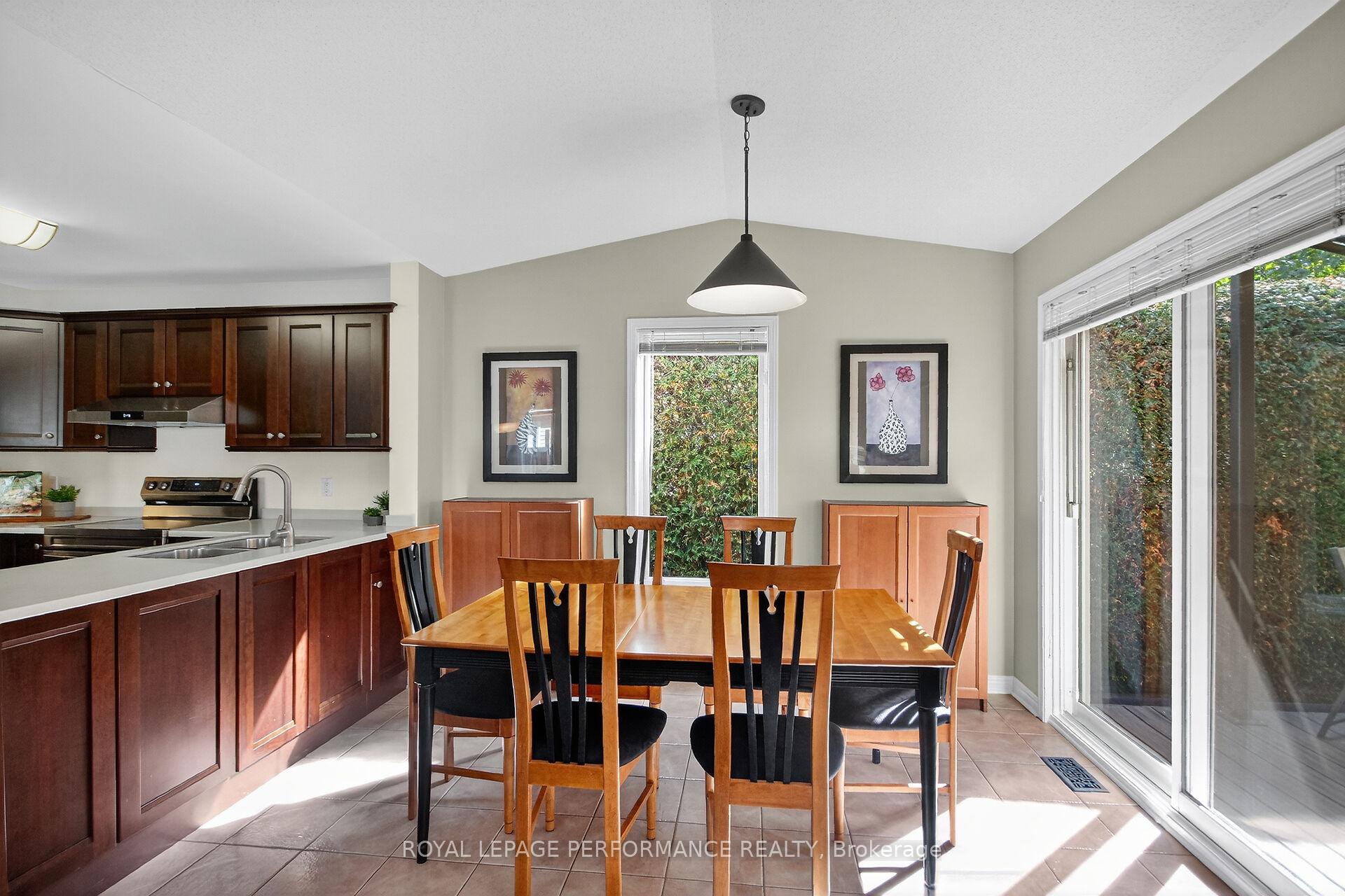 Photo 13 of 159 Longshire Circle, Ottawa, Barrhaven - Longfields — HOMEH