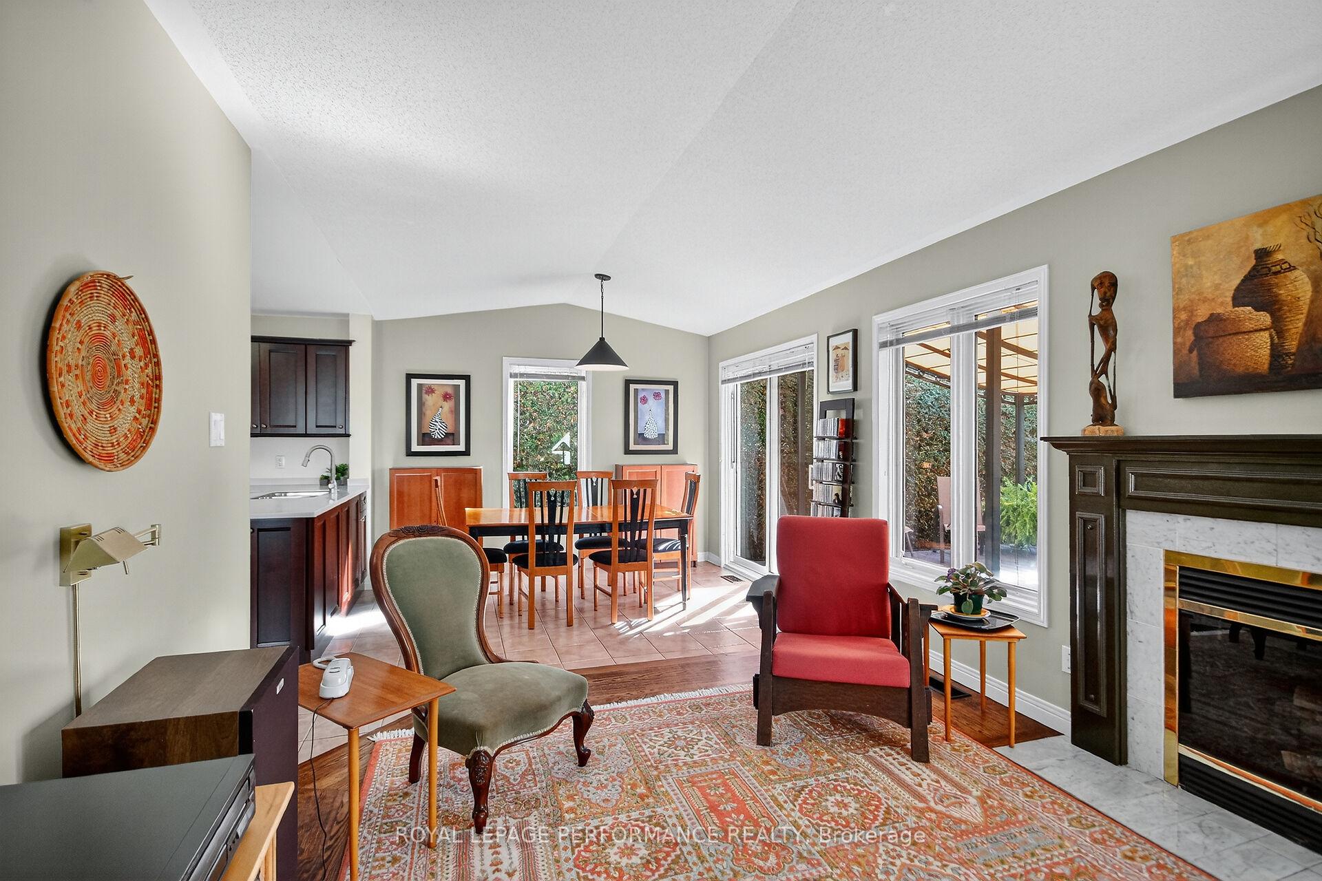 Photo 15 of 159 Longshire Circle, Ottawa, Barrhaven - Longfields — HOMEH