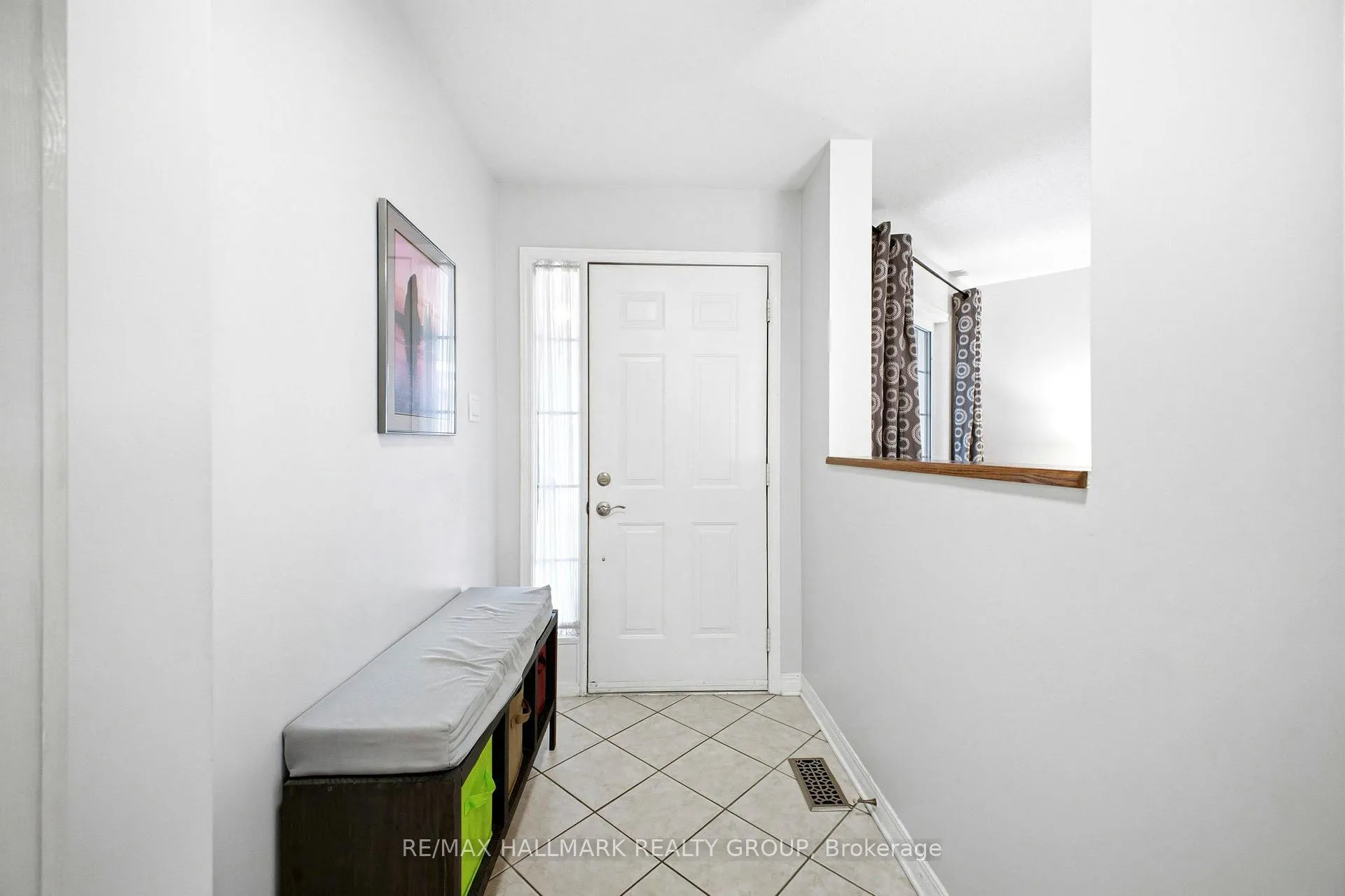 Photo 2 of 92A Upney Drive, Ottawa, Barrhaven - Longfields — HOMEH