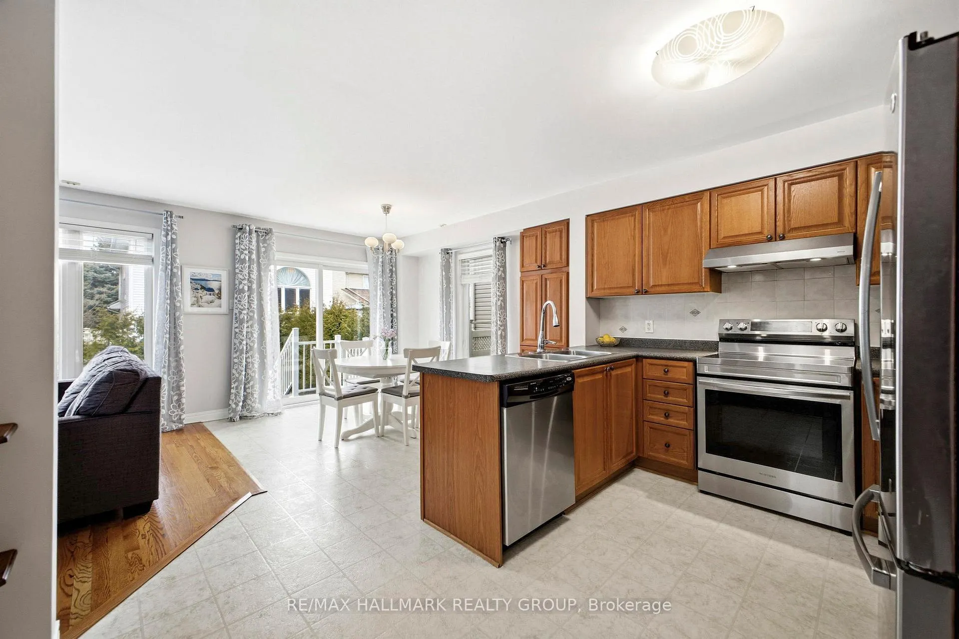 Photo 12 of 92A Upney Drive, Ottawa, Barrhaven - Longfields — HOMEH