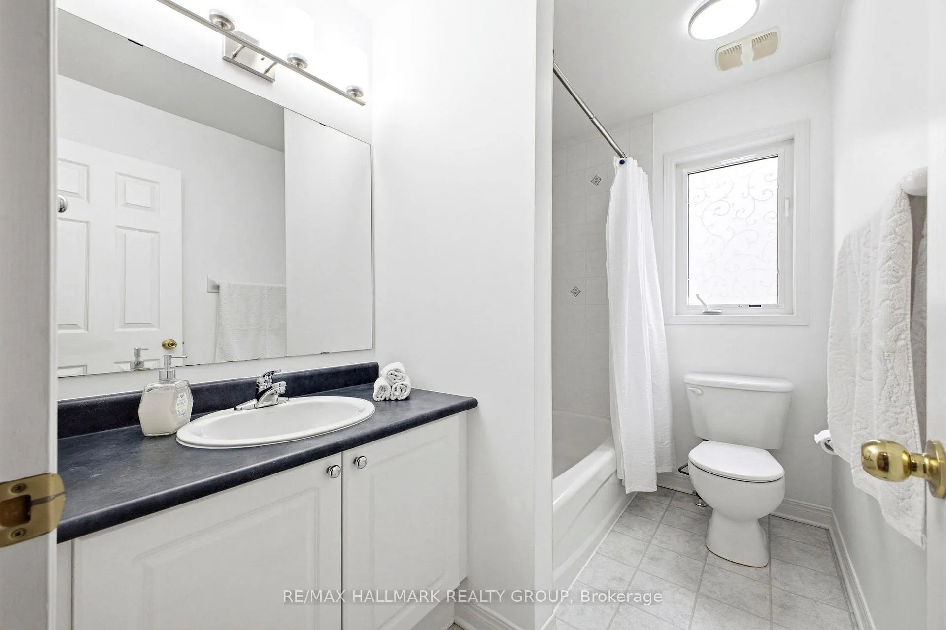 Photo 37 of 92A Upney Drive, Ottawa, Barrhaven - Longfields — HOMEH