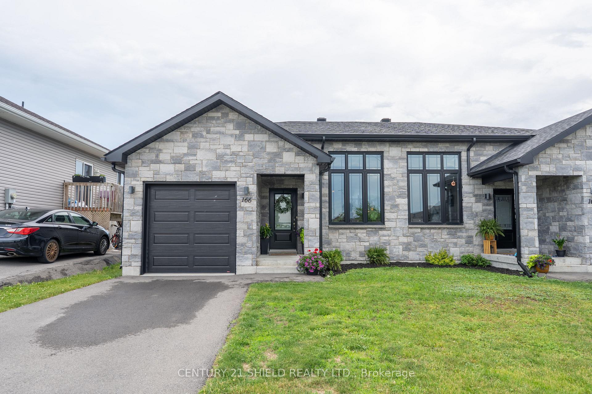 Photo 1 of 166 Bellwood Drive, Cornwall — HOMEH