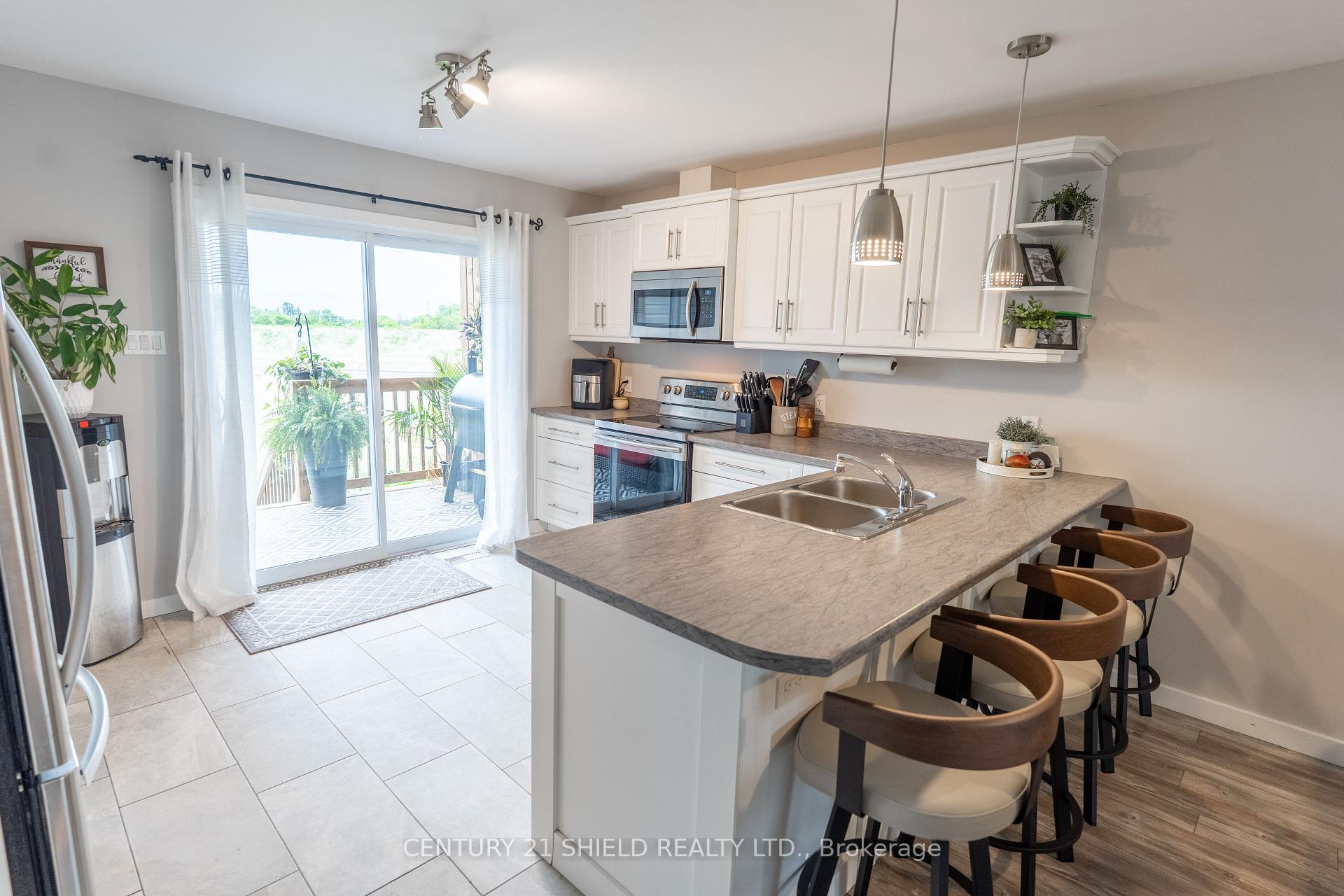 Photo 12 of 166 Bellwood Drive, Cornwall — HOMEH