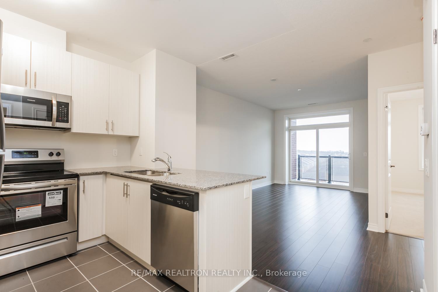 Photo 5 of Unit Unit # 608, 7325 Markham Road, Markham, Cedarwood — HOMEH