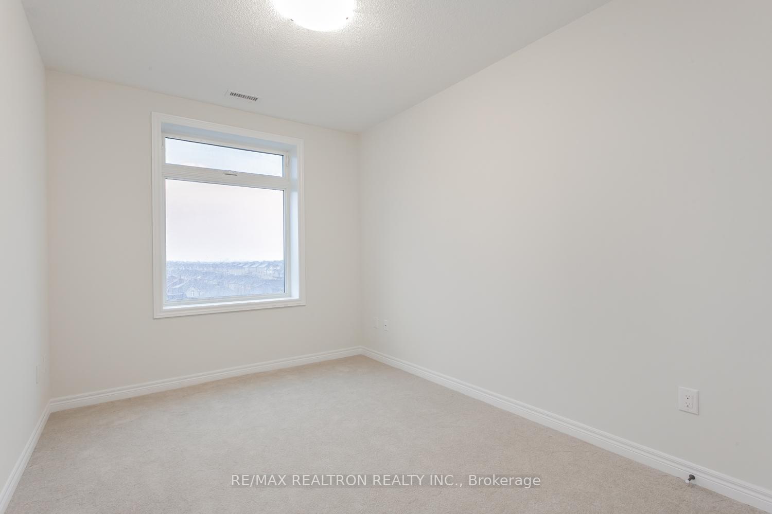Photo 8 of Unit Unit # 608, 7325 Markham Road, Markham, Cedarwood — HOMEH