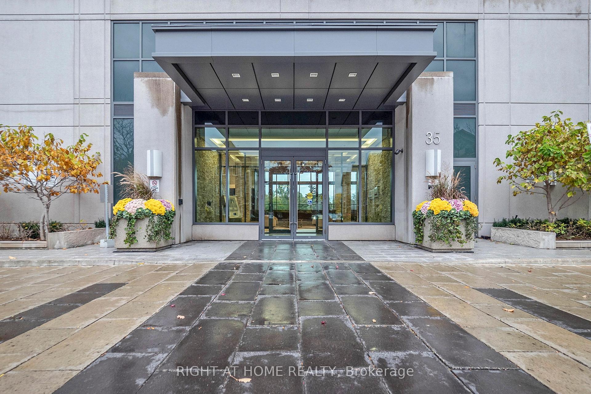 Photo 12 of Unit 813, 35 Brian Peck Crescent, Toronto, Thorncliffe Park — HOMEH
