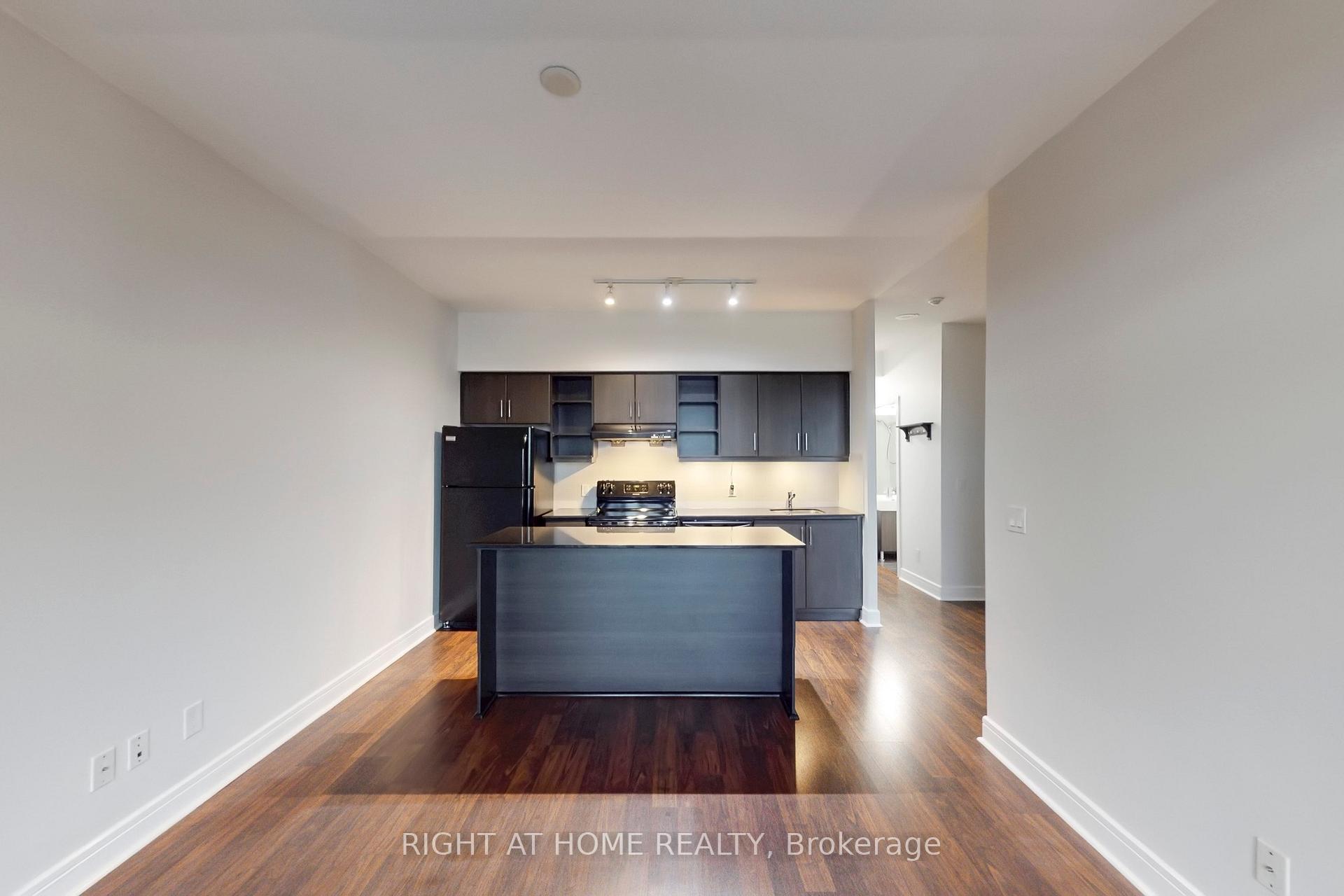 Photo 21 of Unit 813, 35 Brian Peck Crescent, Toronto, Thorncliffe Park — HOMEH