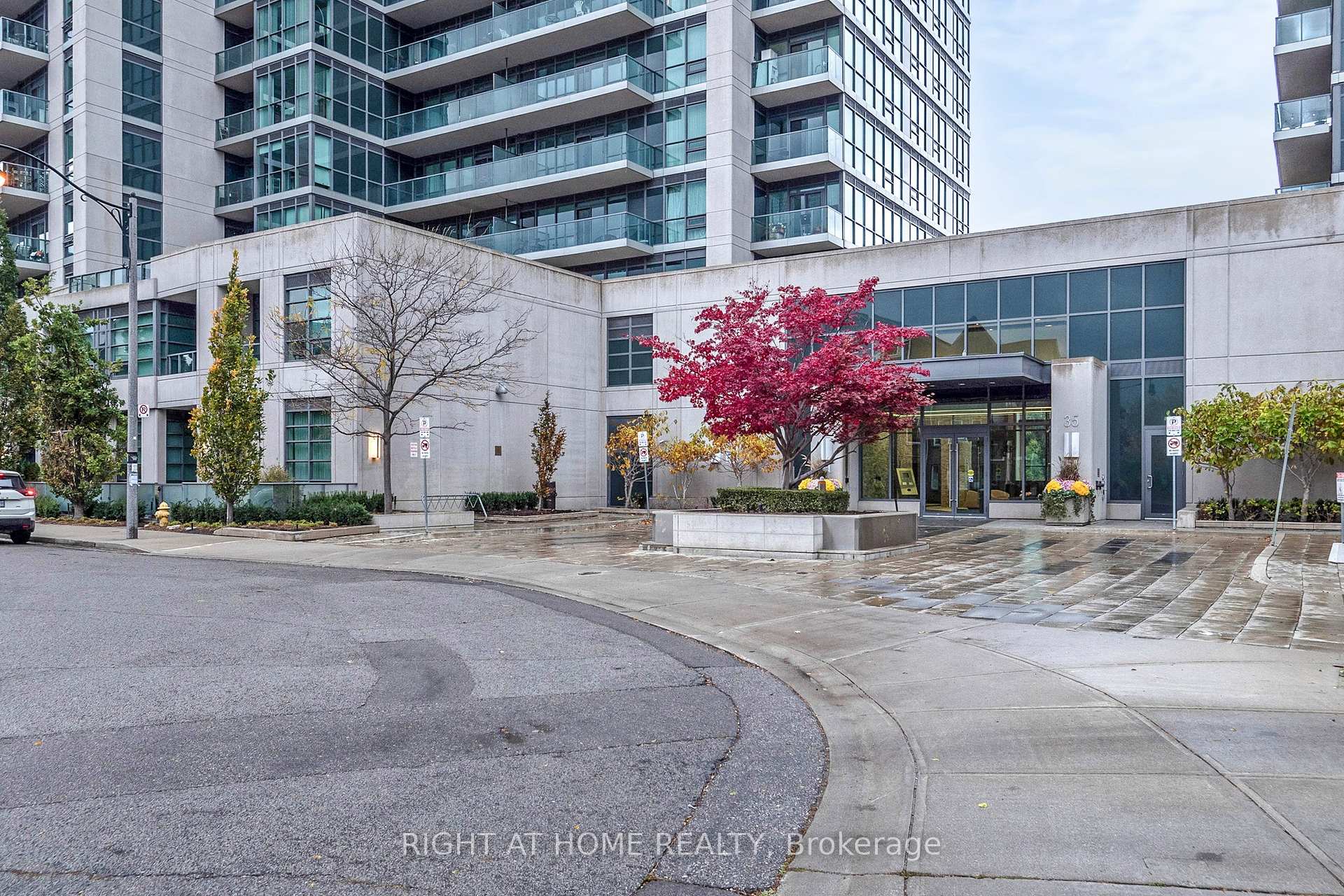 Photo 29 of Unit 813, 35 Brian Peck Crescent, Toronto, Thorncliffe Park — HOMEH