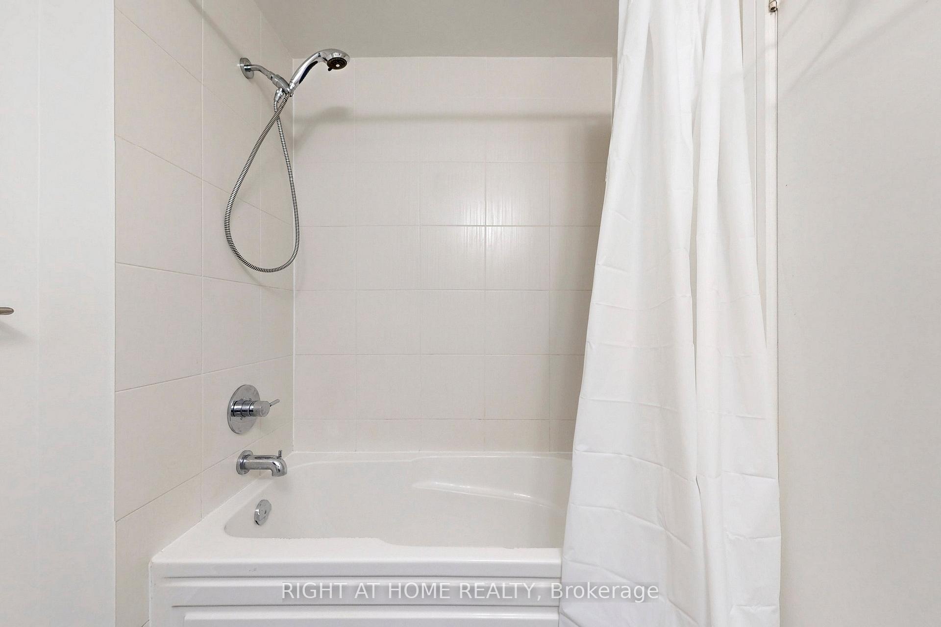 Photo 81 of Unit 813, 35 Brian Peck Crescent, Toronto, Thorncliffe Park — HOMEH