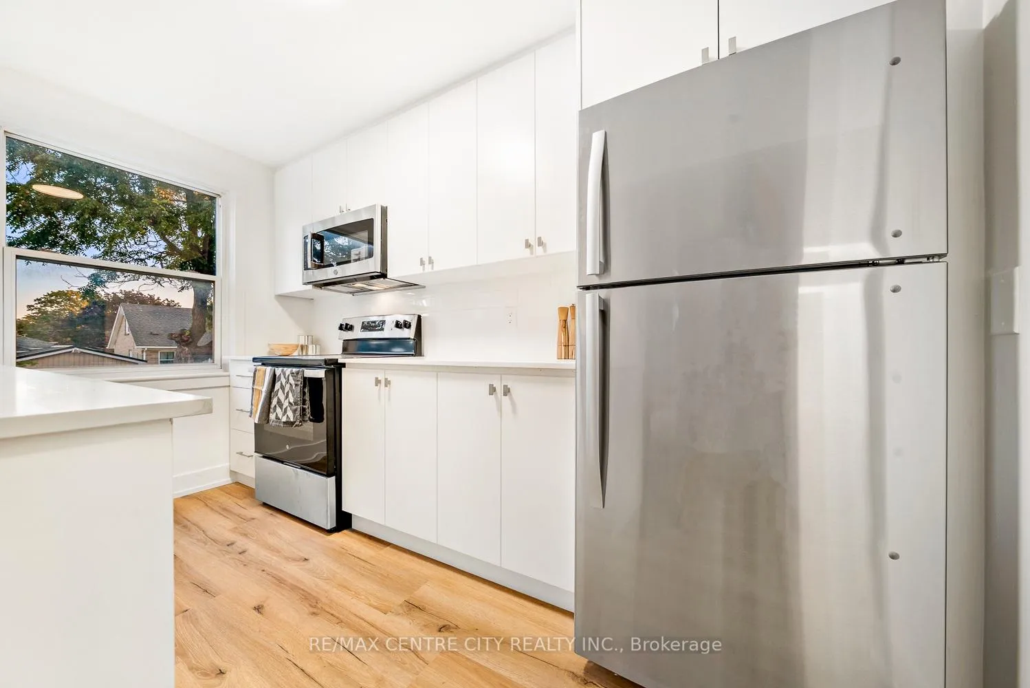 Photo 12 of Unit 11, 232 Elm Street, St. Thomas — HOMEH