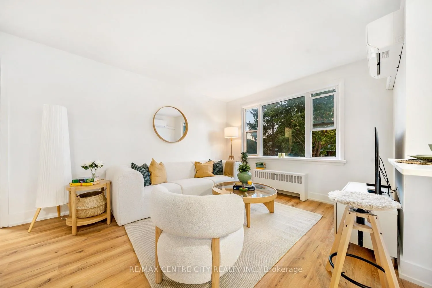Photo 13 of Unit 2, 232 Elm Street, St. Thomas — HOMEH