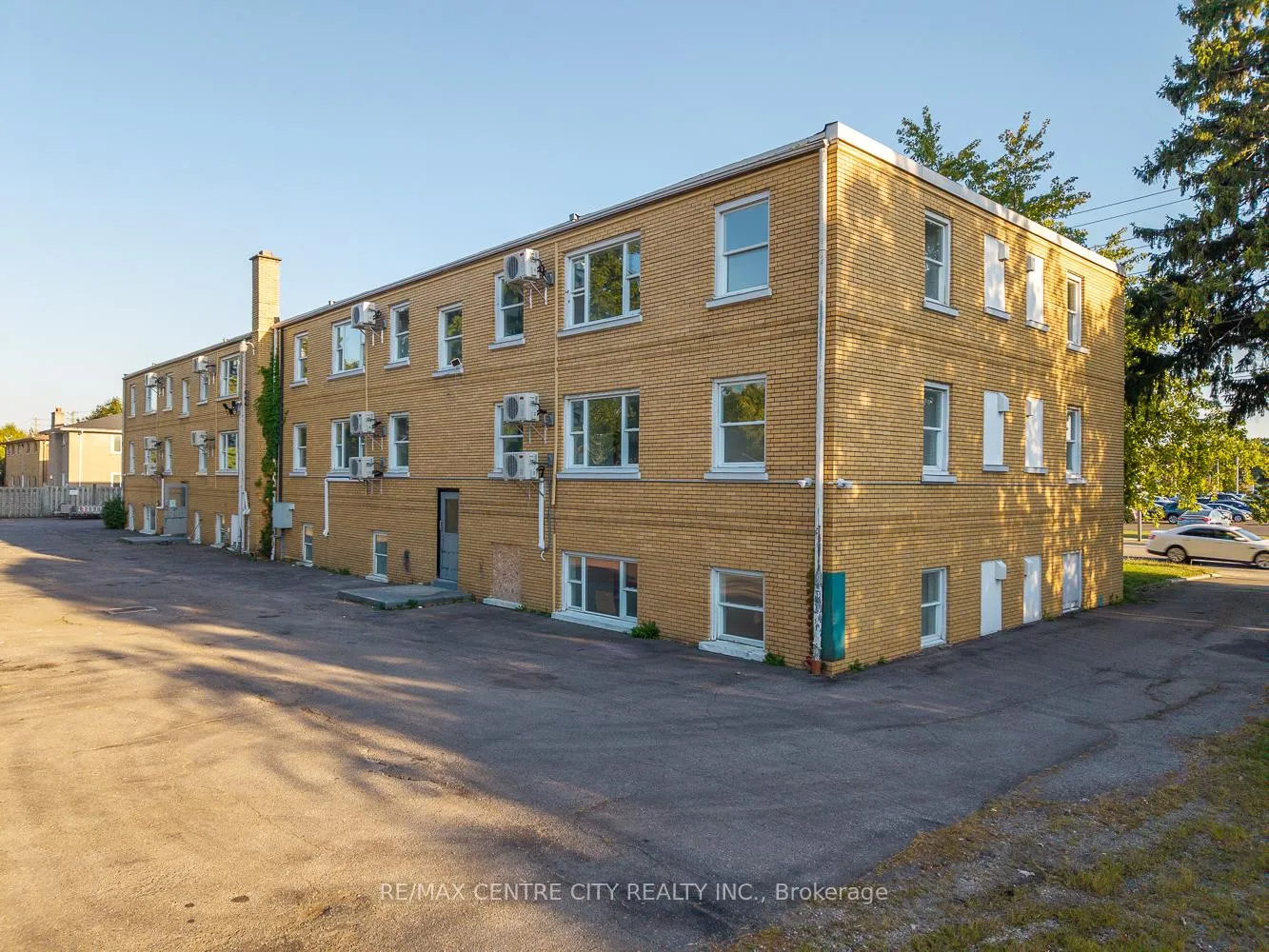 Photo 22 of Unit 2, 232 Elm Street, St. Thomas — HOMEH