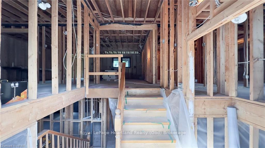 Photo 7 of 30 Leonard Drive, Goderich, Goderich (Town) — HOMEH