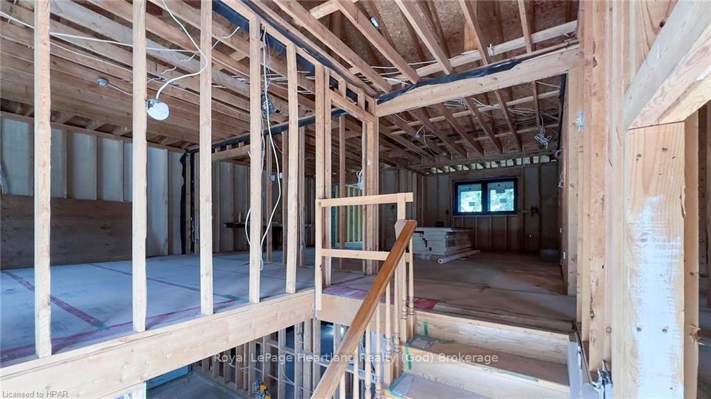 Photo 8 of 30 Leonard Drive, Goderich, Goderich (Town) — HOMEH