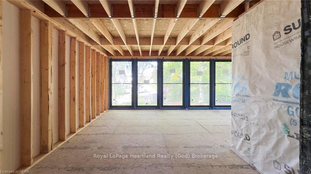 Photo 10 of 30 Leonard Drive, Goderich, Goderich (Town) — HOMEH
