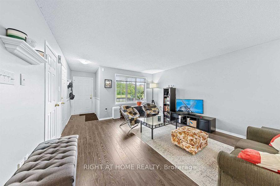 Photo 4 of 72 Sundew Drive, Barrie, Holly — HOMEH