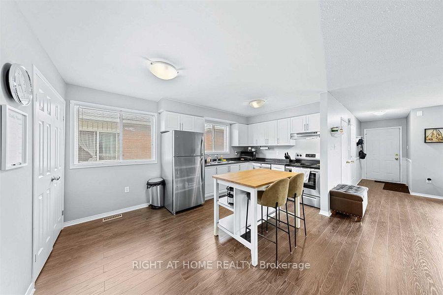 Photo 9 of 72 Sundew Drive, Barrie, Holly — HOMEH