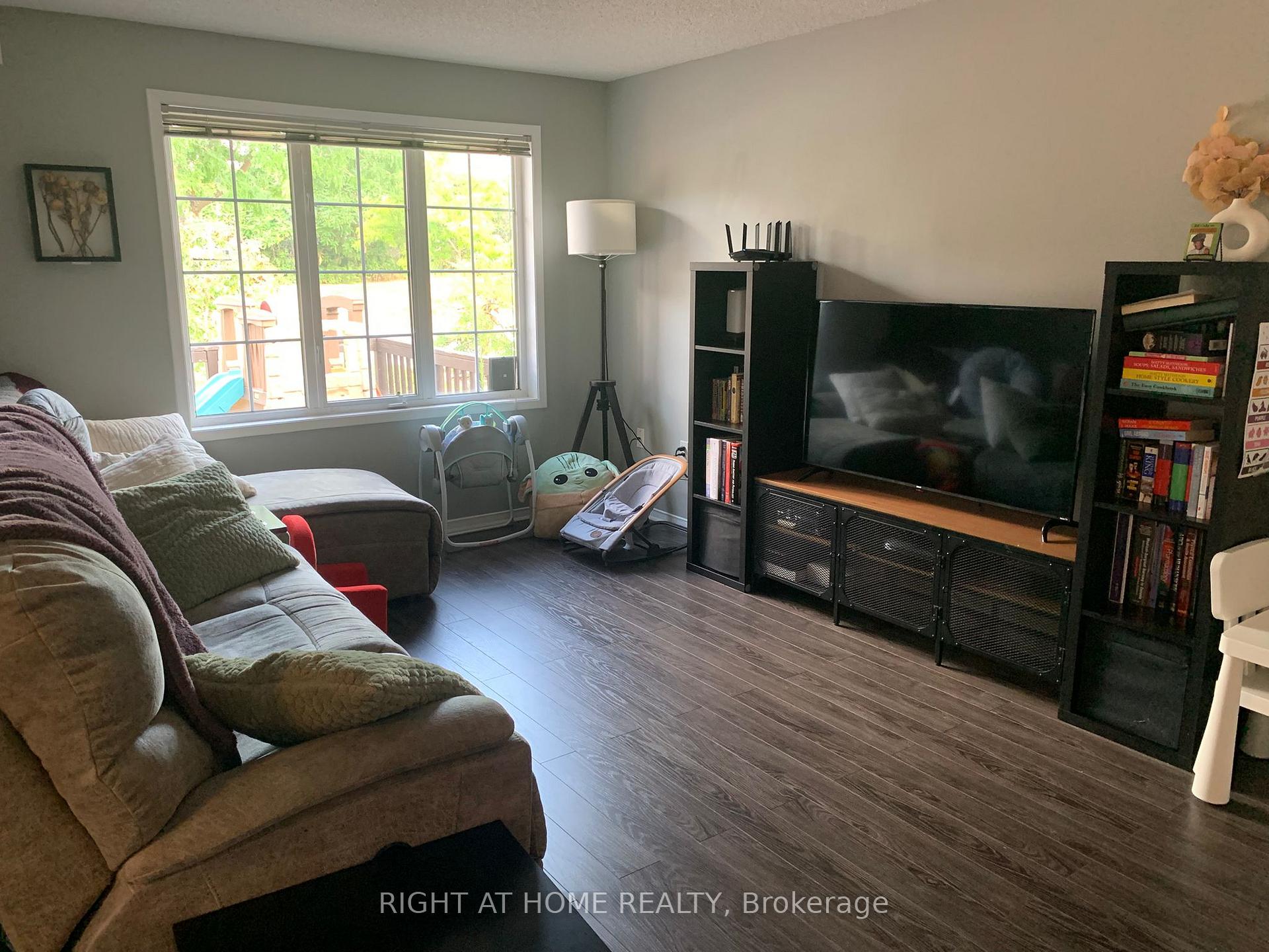 Photo 11 of 72 Sundew Drive, Barrie, Holly — HOMEH