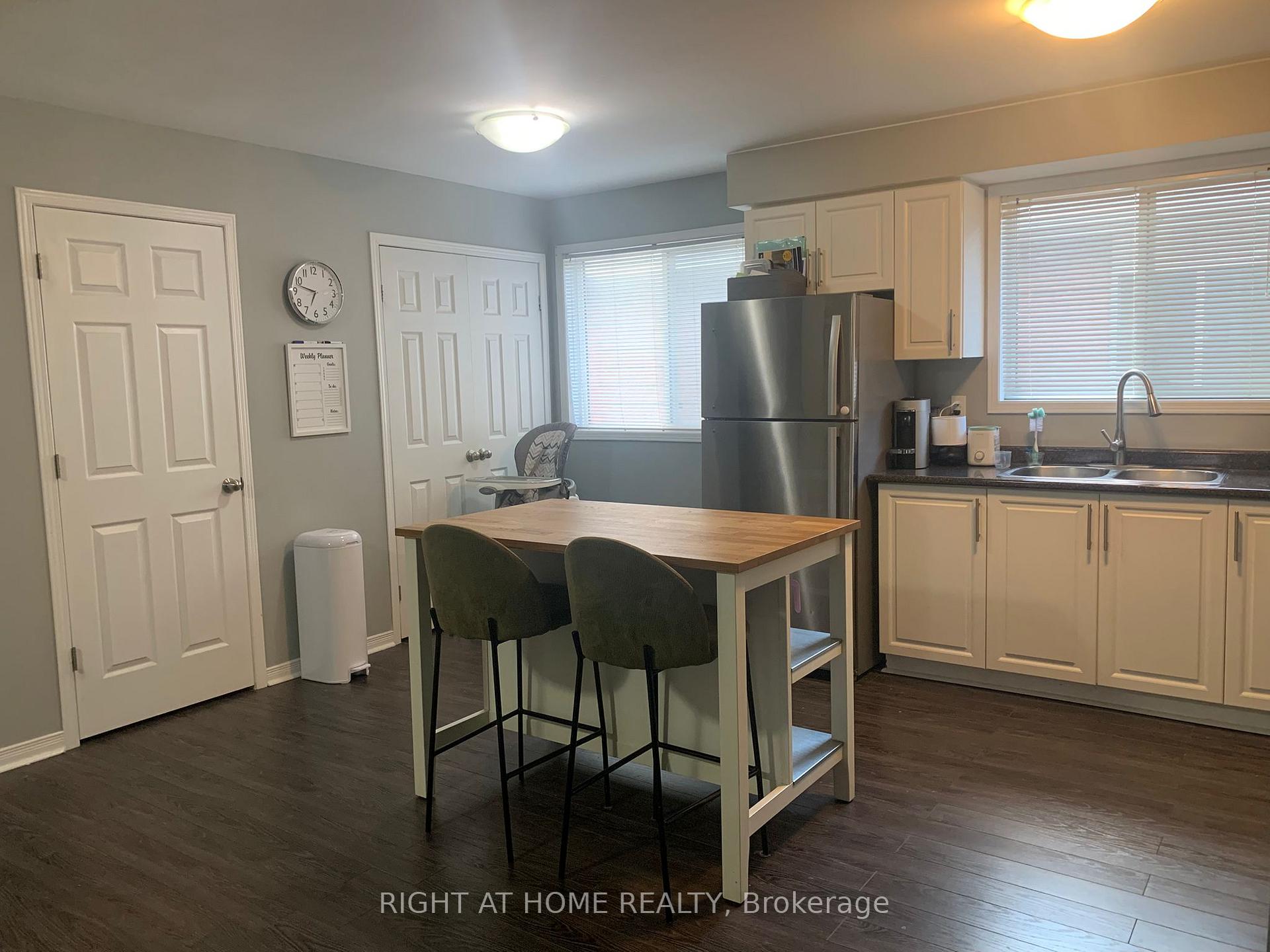 Photo 15 of 72 Sundew Drive, Barrie, Holly — HOMEH