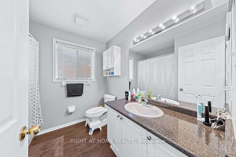 Photo 18 of 72 Sundew Drive, Barrie, Holly — HOMEH