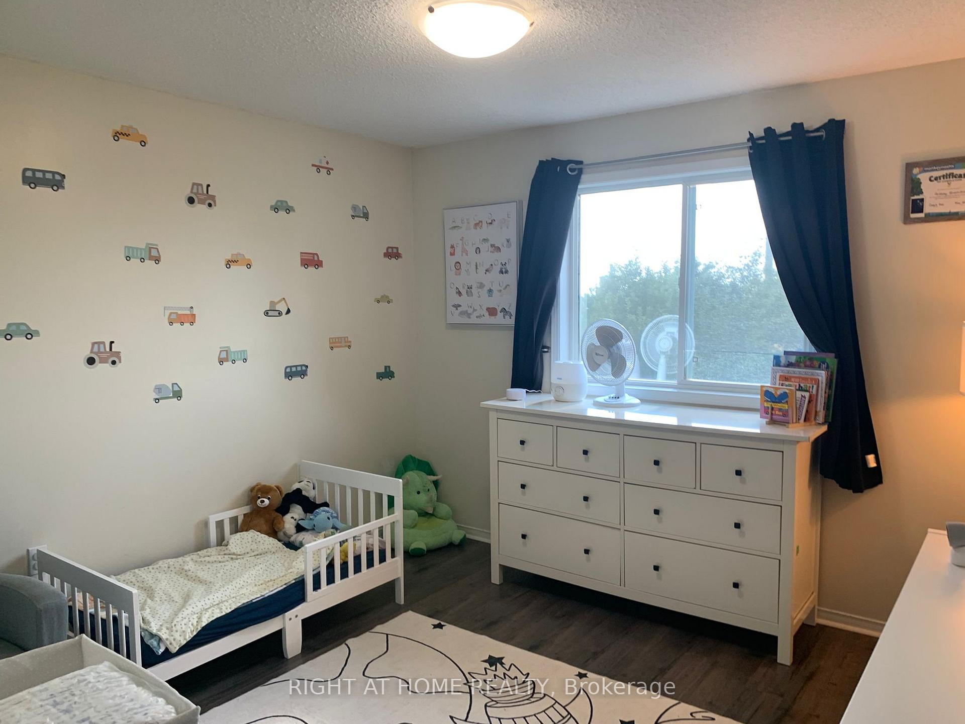 Photo 19 of 72 Sundew Drive, Barrie, Holly — HOMEH