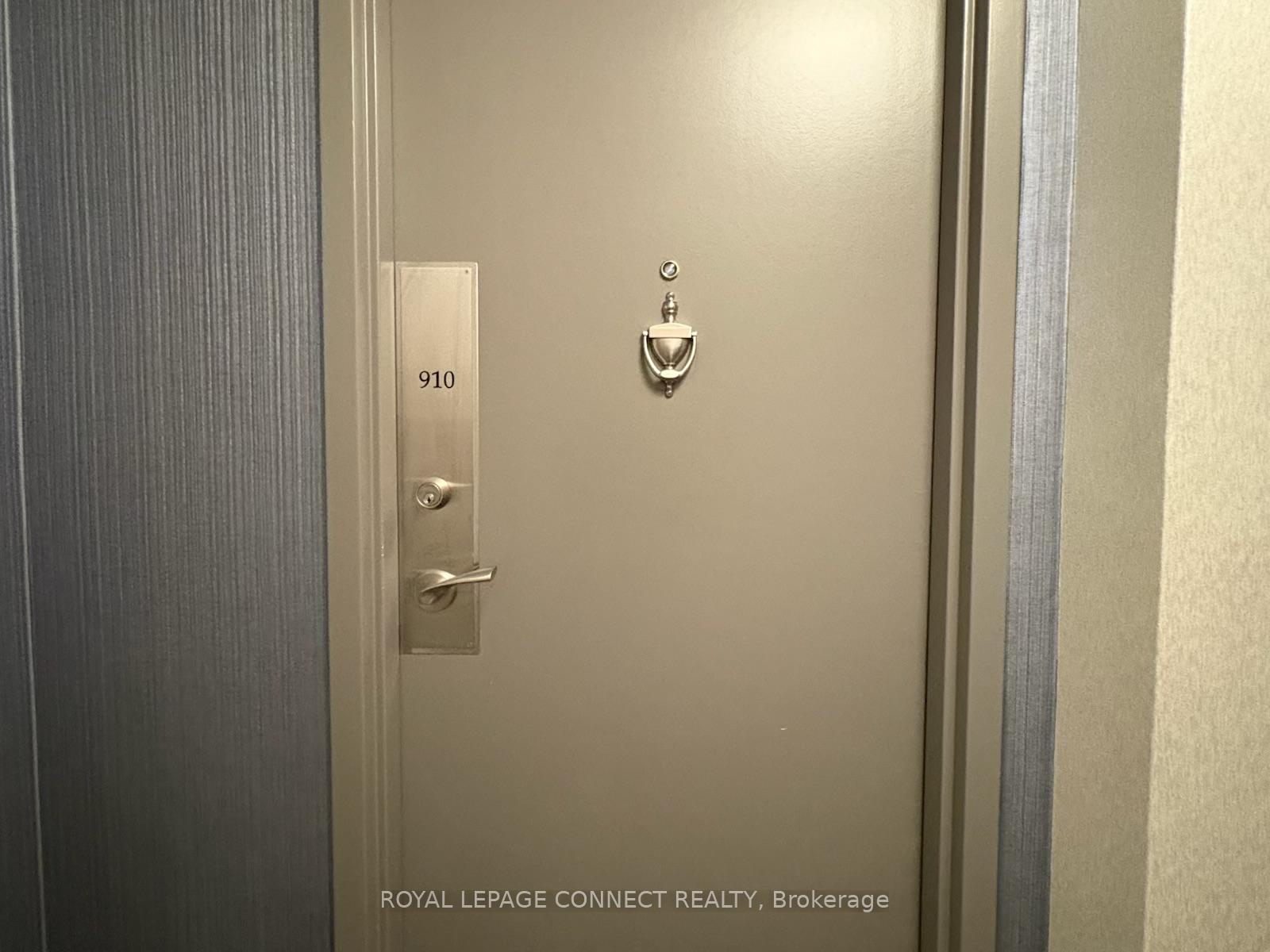 Photo 5 of Unit 910, 80 Inverlochy Boulevard, Markham, Royal Orchard — HOMEH