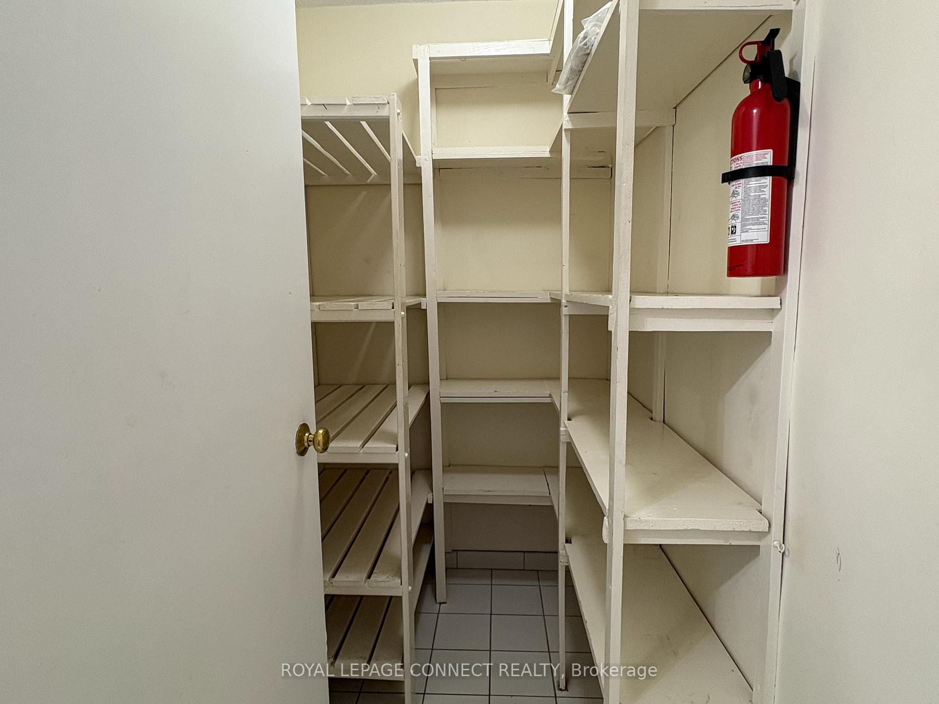 Photo 9 of Unit 910, 80 Inverlochy Boulevard, Markham, Royal Orchard — HOMEH