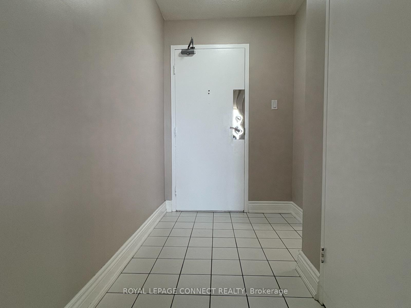 Photo 11 of Unit 910, 80 Inverlochy Boulevard, Markham, Royal Orchard — HOMEH