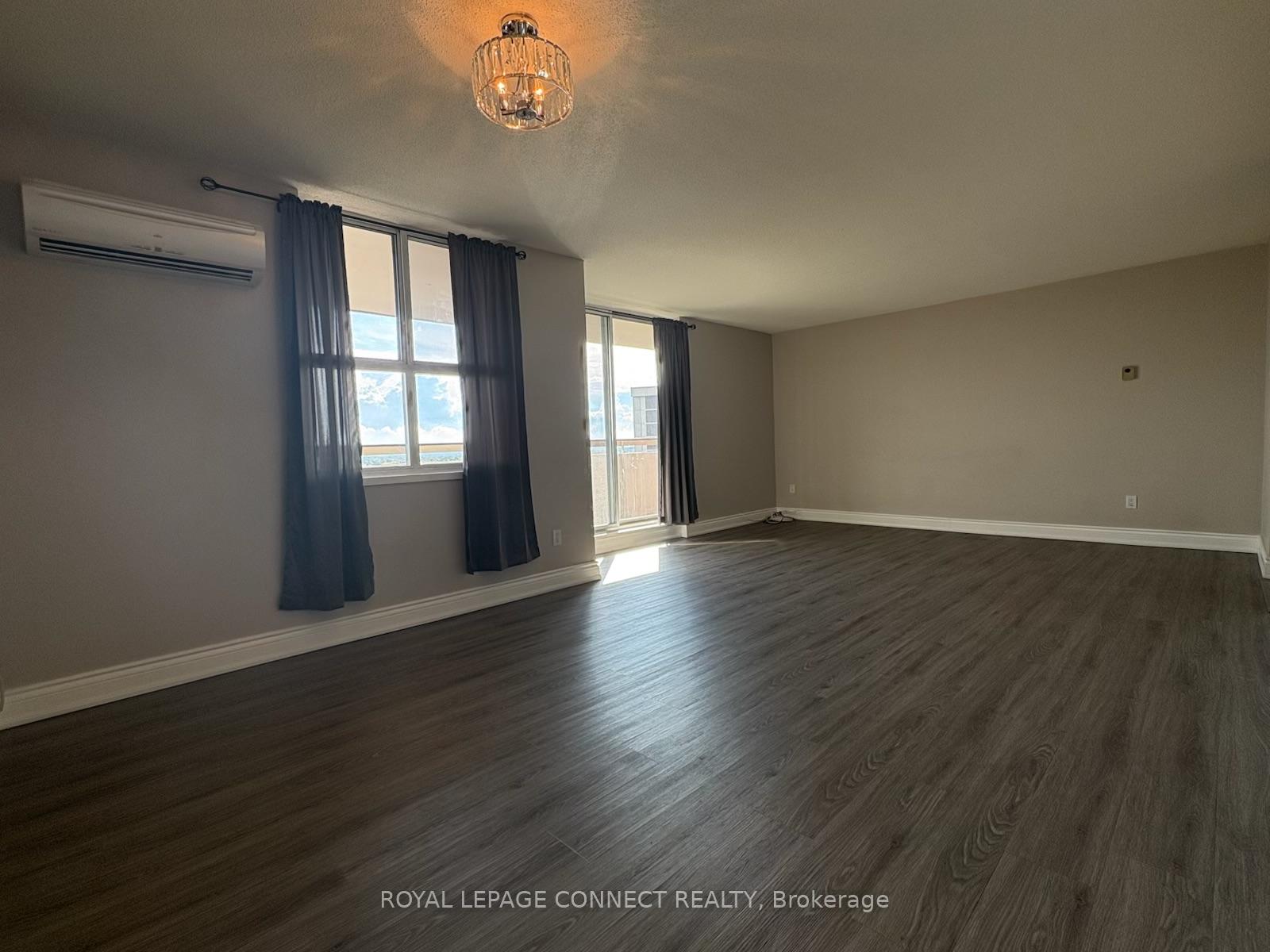 Photo 12 of Unit 910, 80 Inverlochy Boulevard, Markham, Royal Orchard — HOMEH