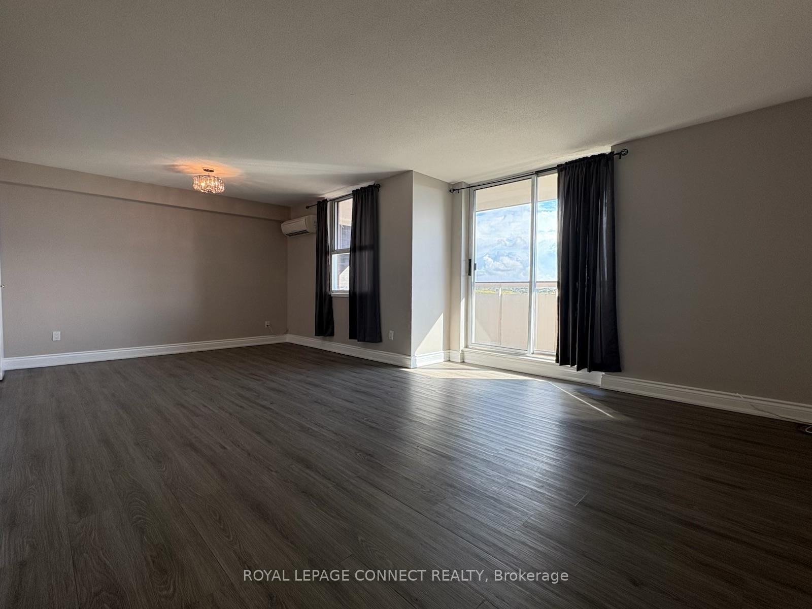 Photo 13 of Unit 910, 80 Inverlochy Boulevard, Markham, Royal Orchard — HOMEH