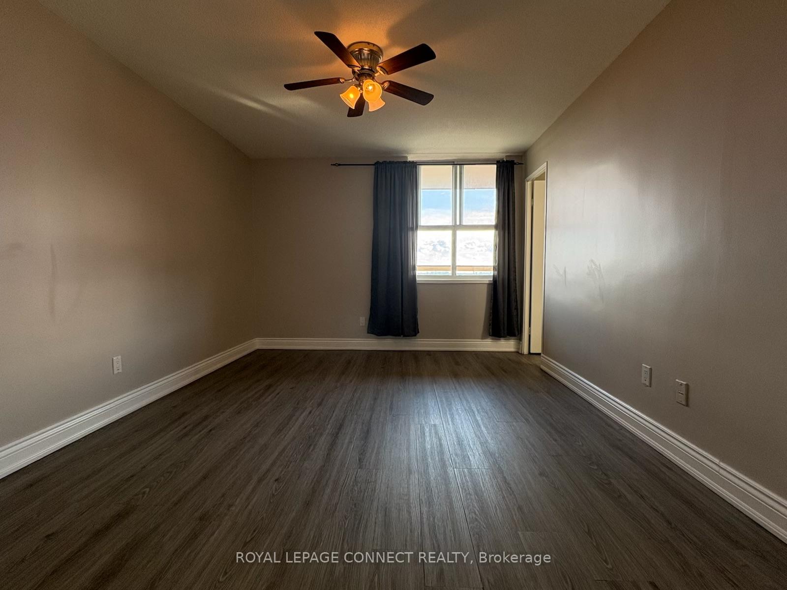 Photo 15 of Unit 910, 80 Inverlochy Boulevard, Markham, Royal Orchard — HOMEH