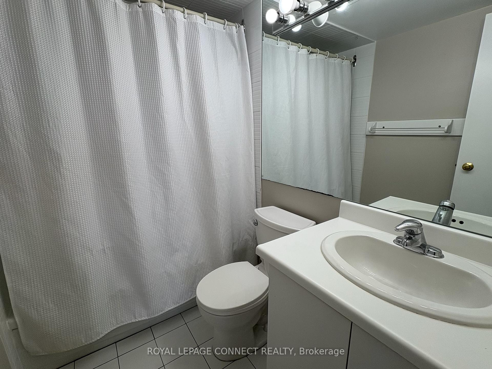 Photo 19 of Unit 910, 80 Inverlochy Boulevard, Markham, Royal Orchard — HOMEH