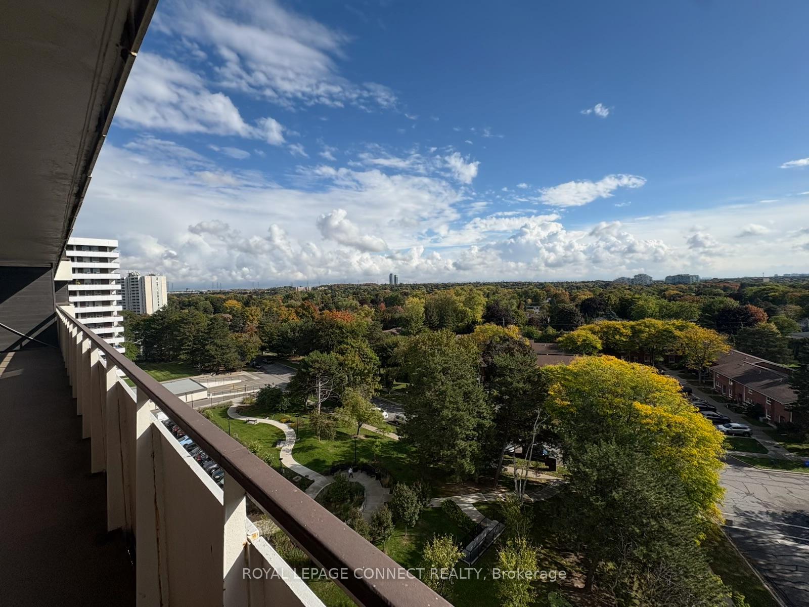 Photo 29 of Unit 910, 80 Inverlochy Boulevard, Markham, Royal Orchard — HOMEH